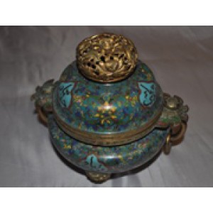 Bekas Bara dan Penutup Berkaki Tiga